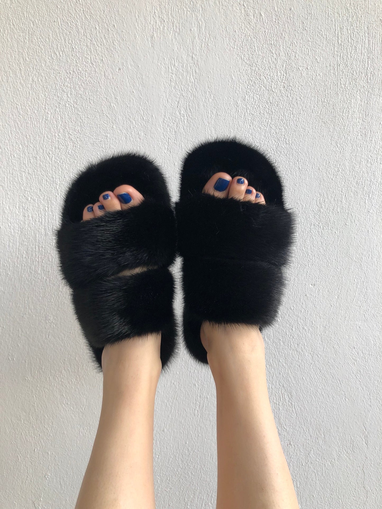 Black Mink Fur Slides: Luxury Fur Slippers