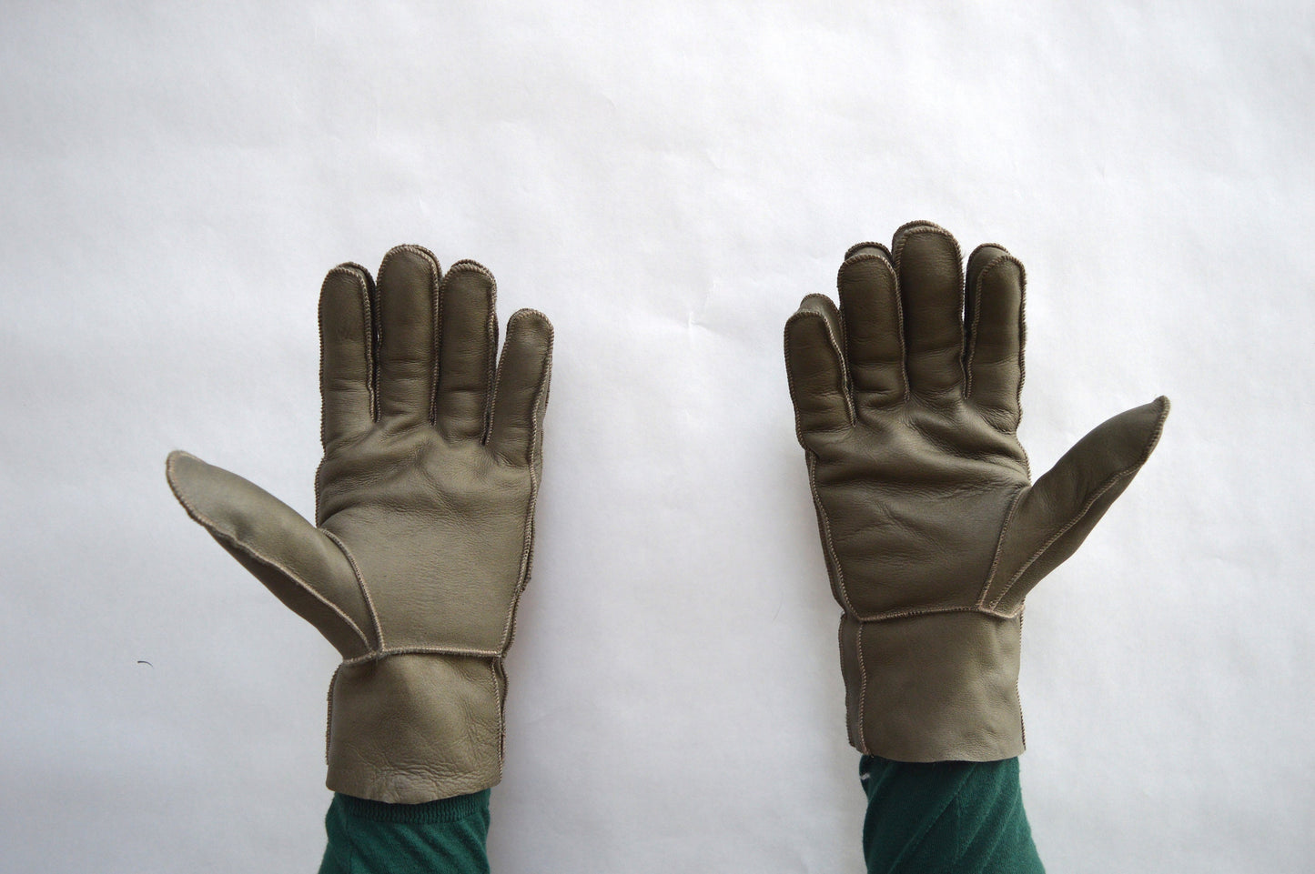 Shearling Fur Mittens: Unisex Sheepskin Gloves, Luxury Winter Gift