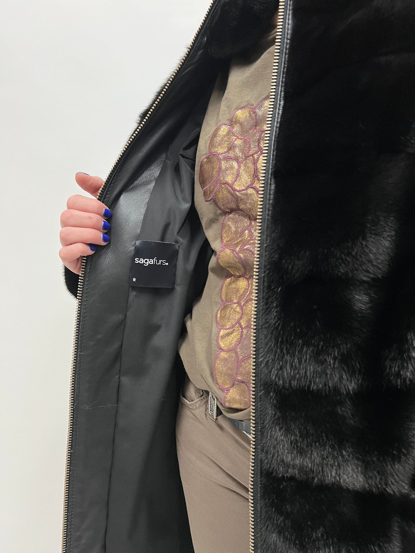 Black Mink Fur Coat: Saga Pelts, Modern Zip-Up Design