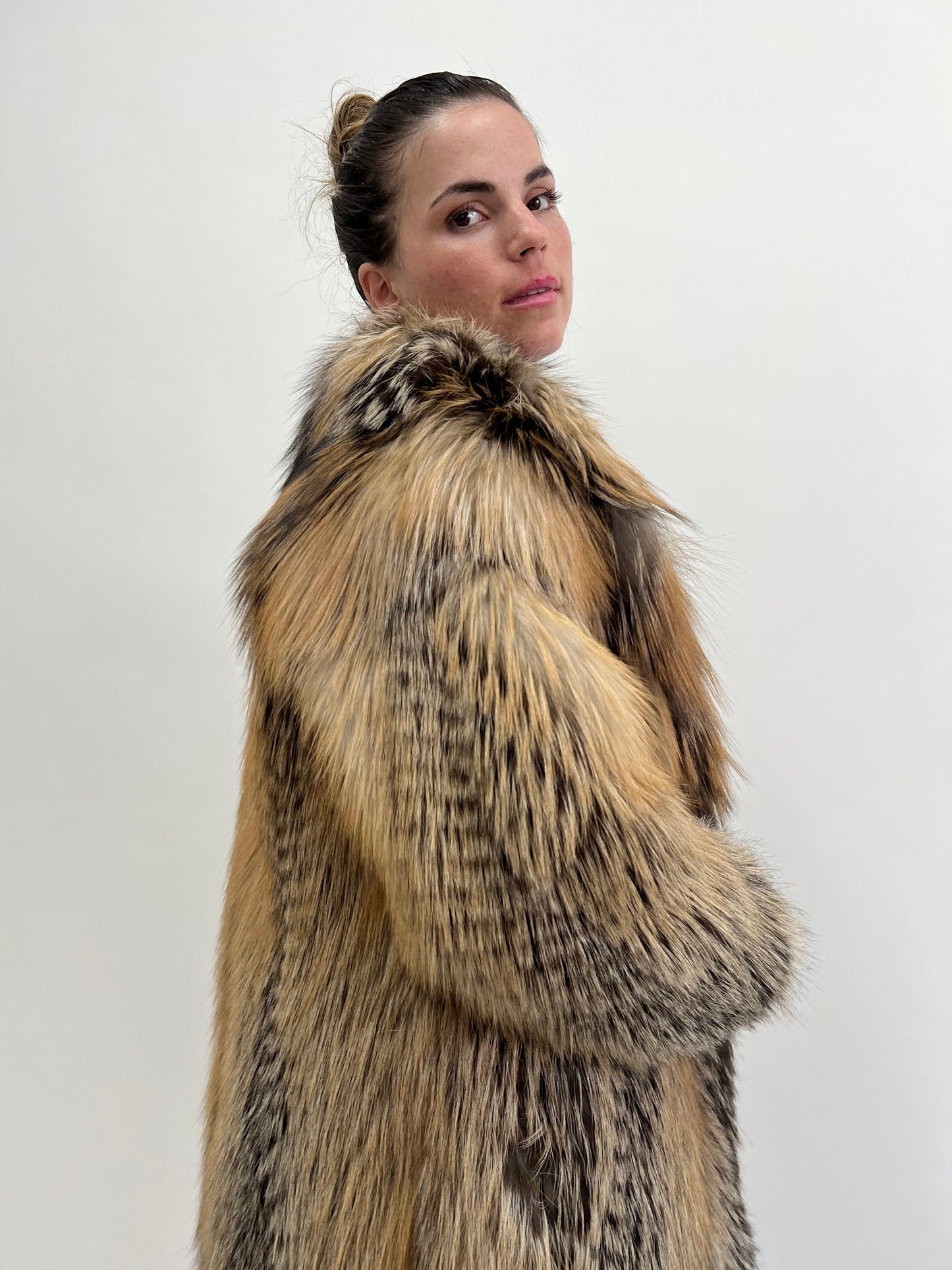 Gold Cross Fox Fur Coat: High Collar Luxury Stroller