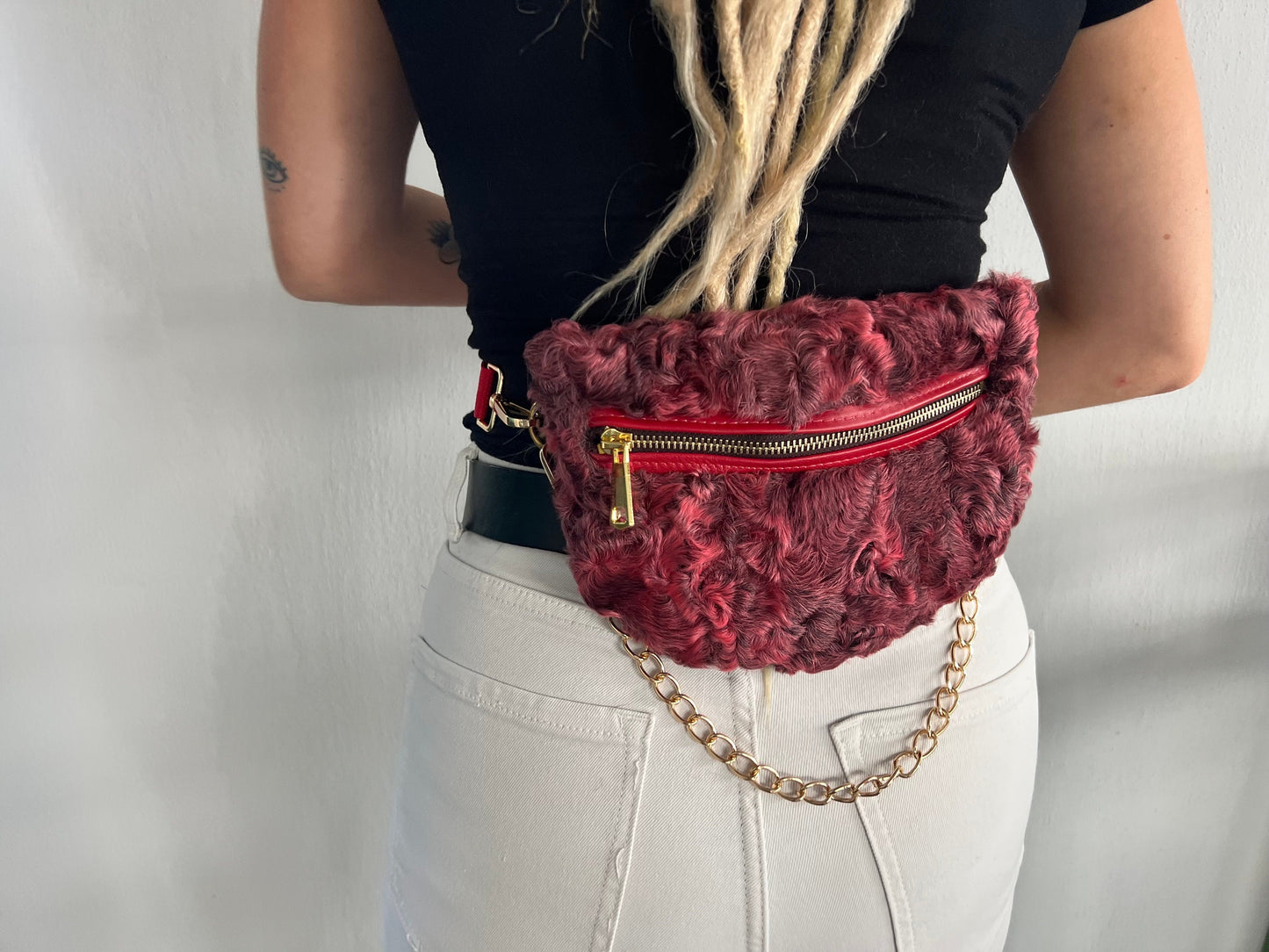 Red Lamb Fur Bumbag with Chain Strap: Luxury Fanny Bag