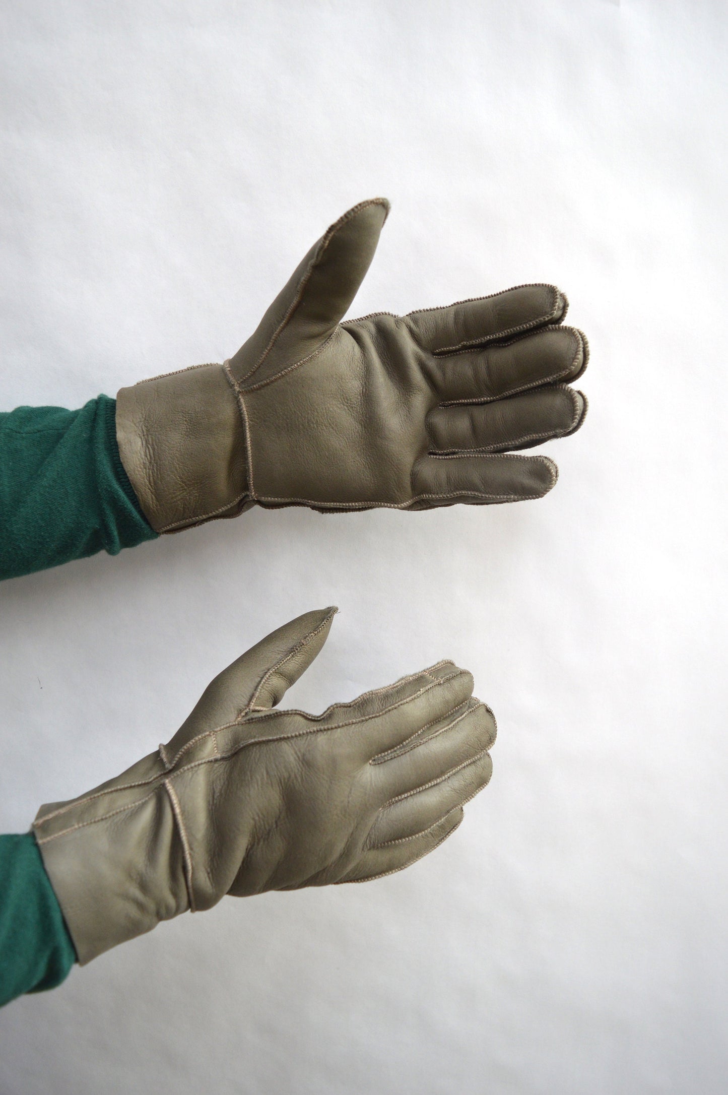 Shearling Fur Mittens: Unisex Sheepskin Gloves, Luxury Winter Gift
