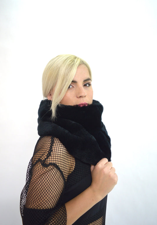 Real Rex Rabbit Fur Cowl: Black Loop Scarf