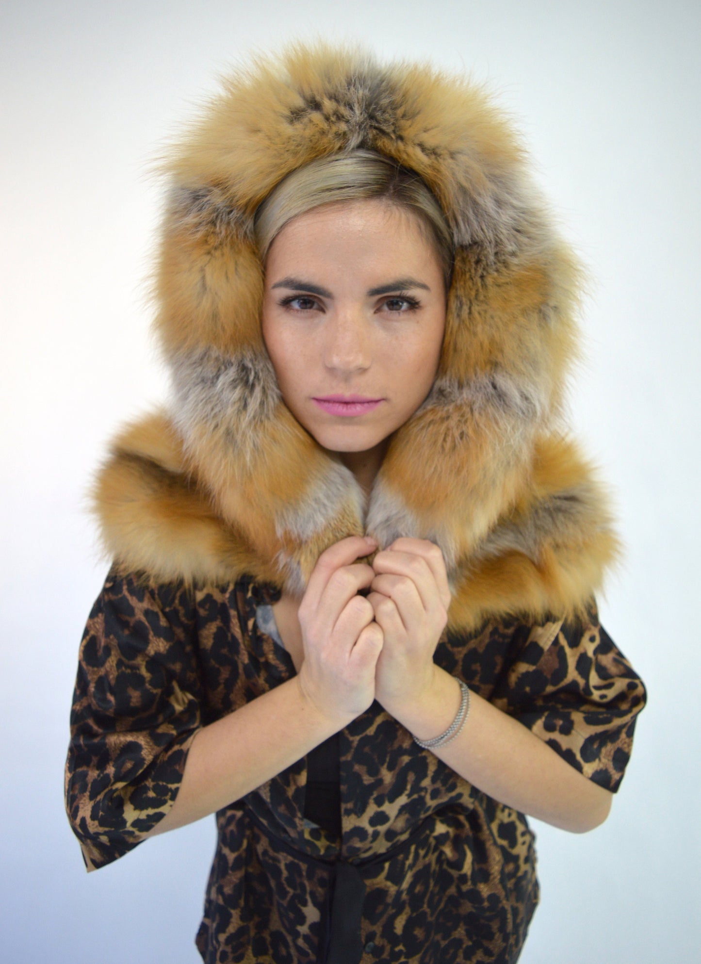 Red Fox Fur Hooded Cape: Genuine Fur Pelt, Strass Closure