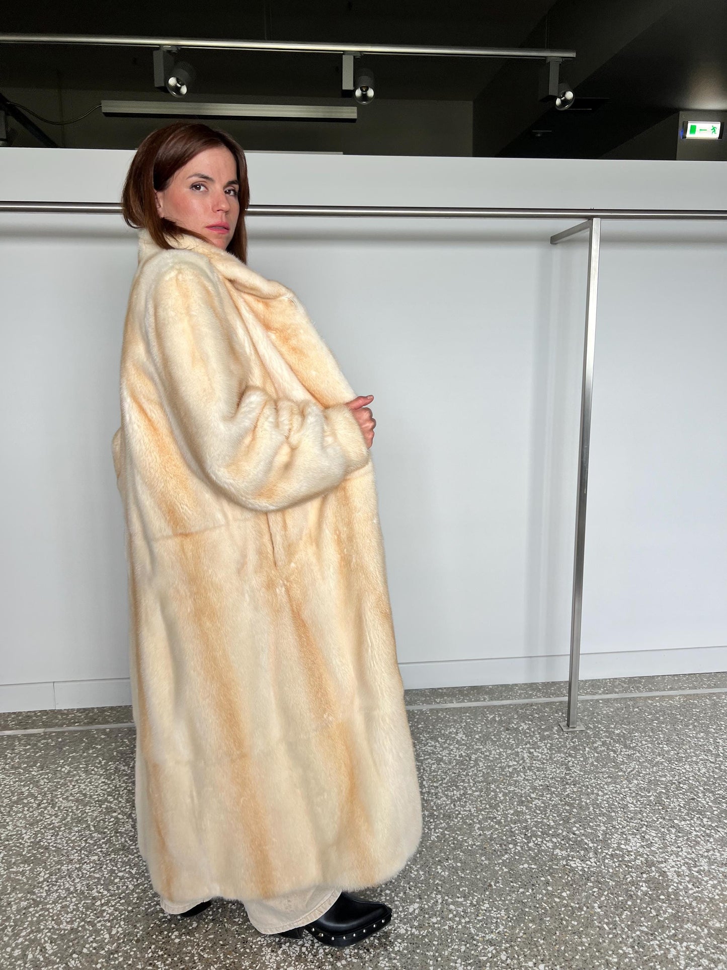 Handmade brand new Beige Saga Mink Fur Coat in vintage style: XL Pearl Stroller