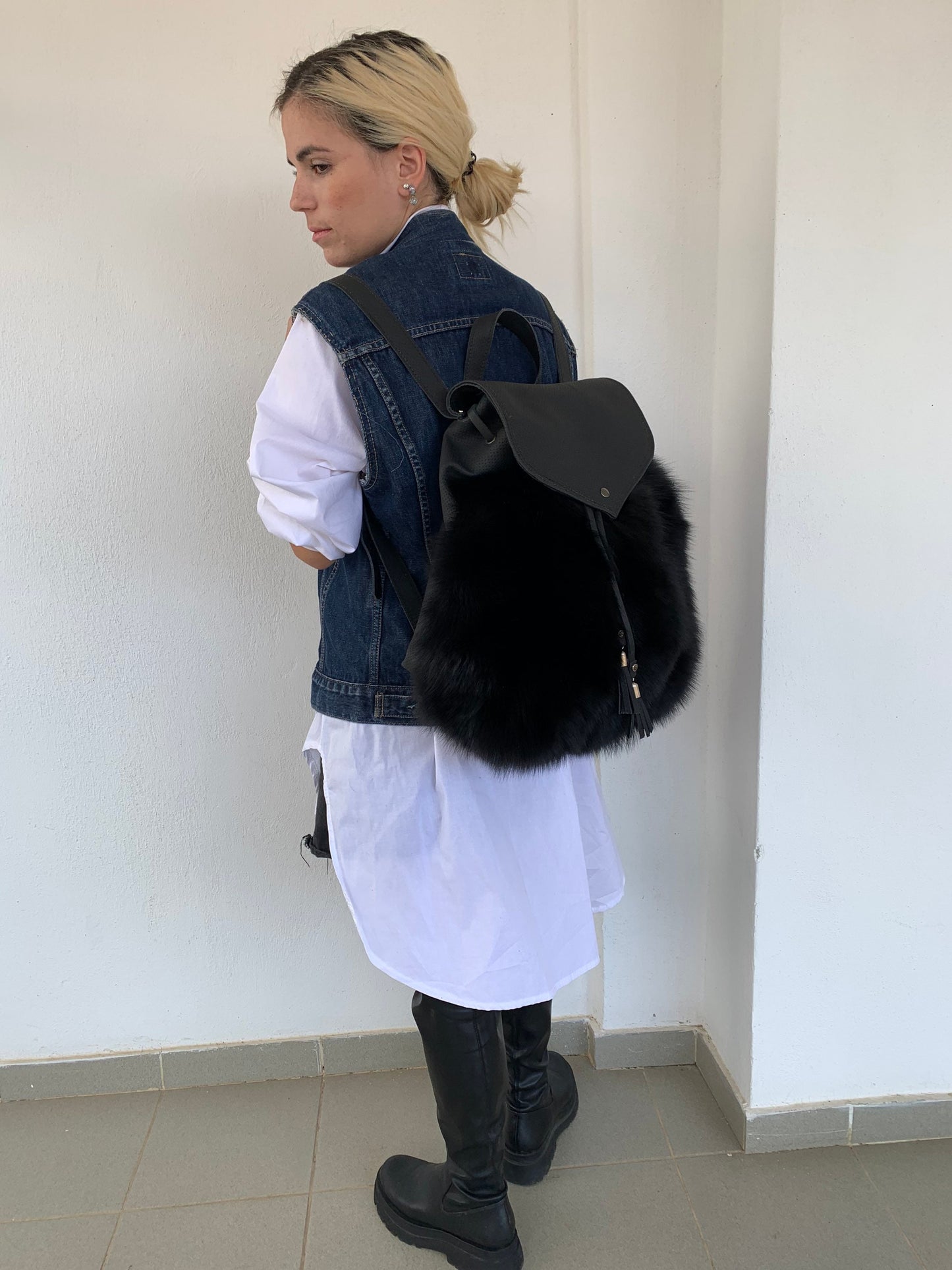 Real Leather Fox Fur Backpack: Black Rucksack with Adjustable Straps
