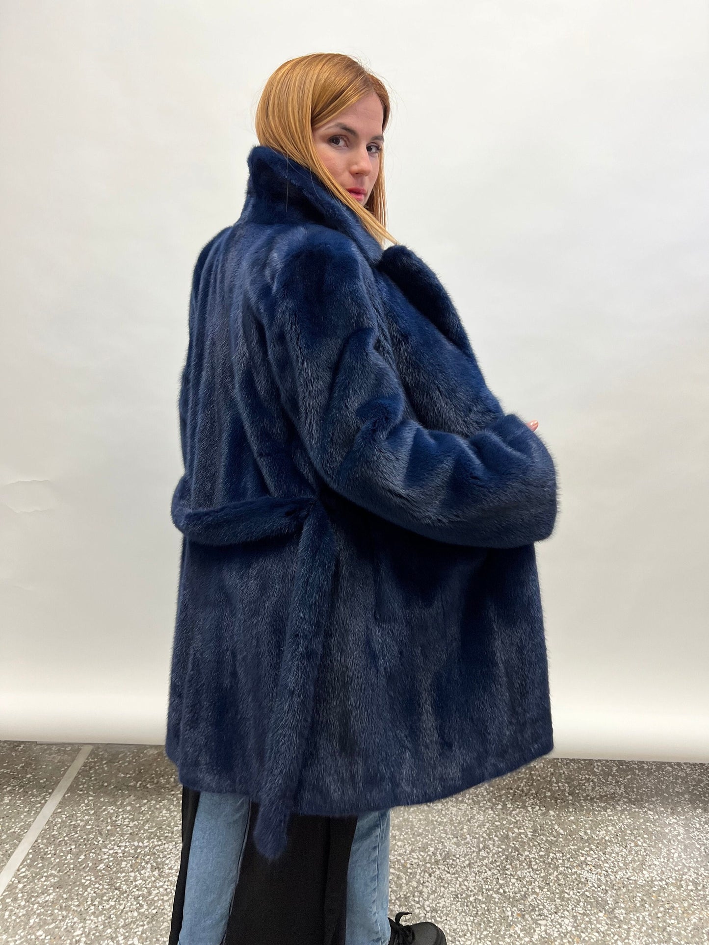 Handmade Navy Blue Mink Fur Coat: Collared Belted Stroller, Large