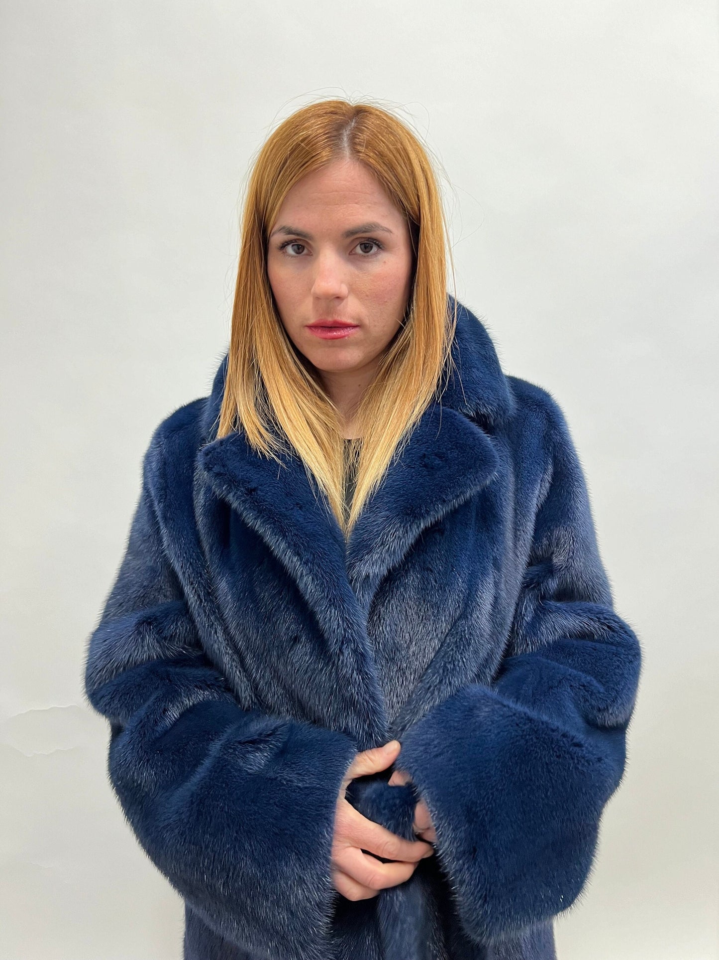 Handmade Navy Blue Mink Fur Coat: Collared Belted Stroller, Large