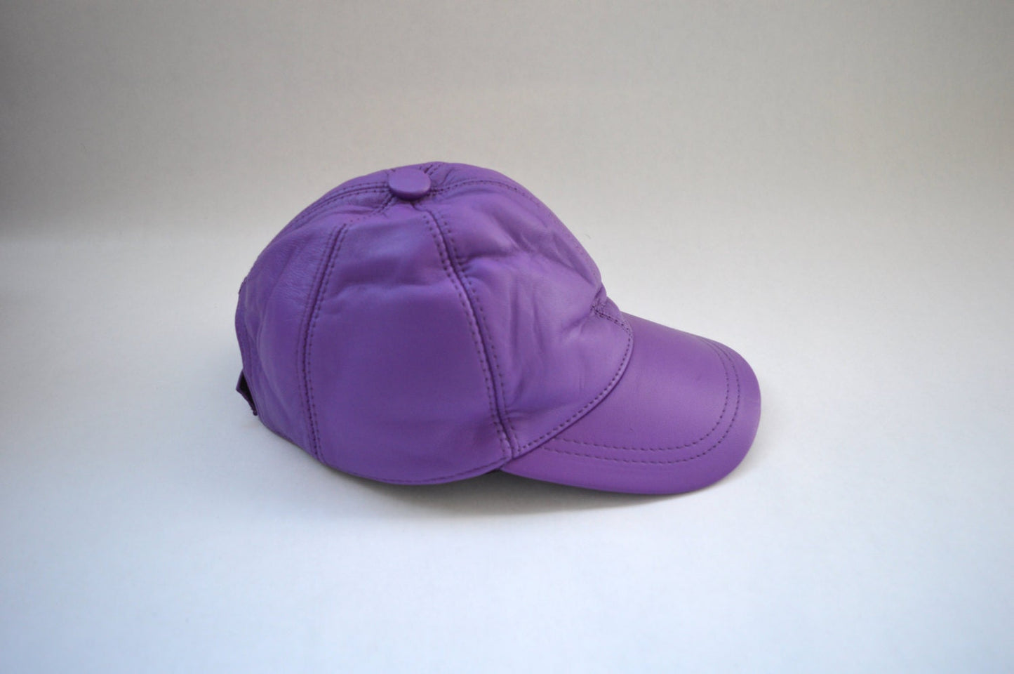 Genuine Leather Baseball Cap: Adjustable Jockey Hat