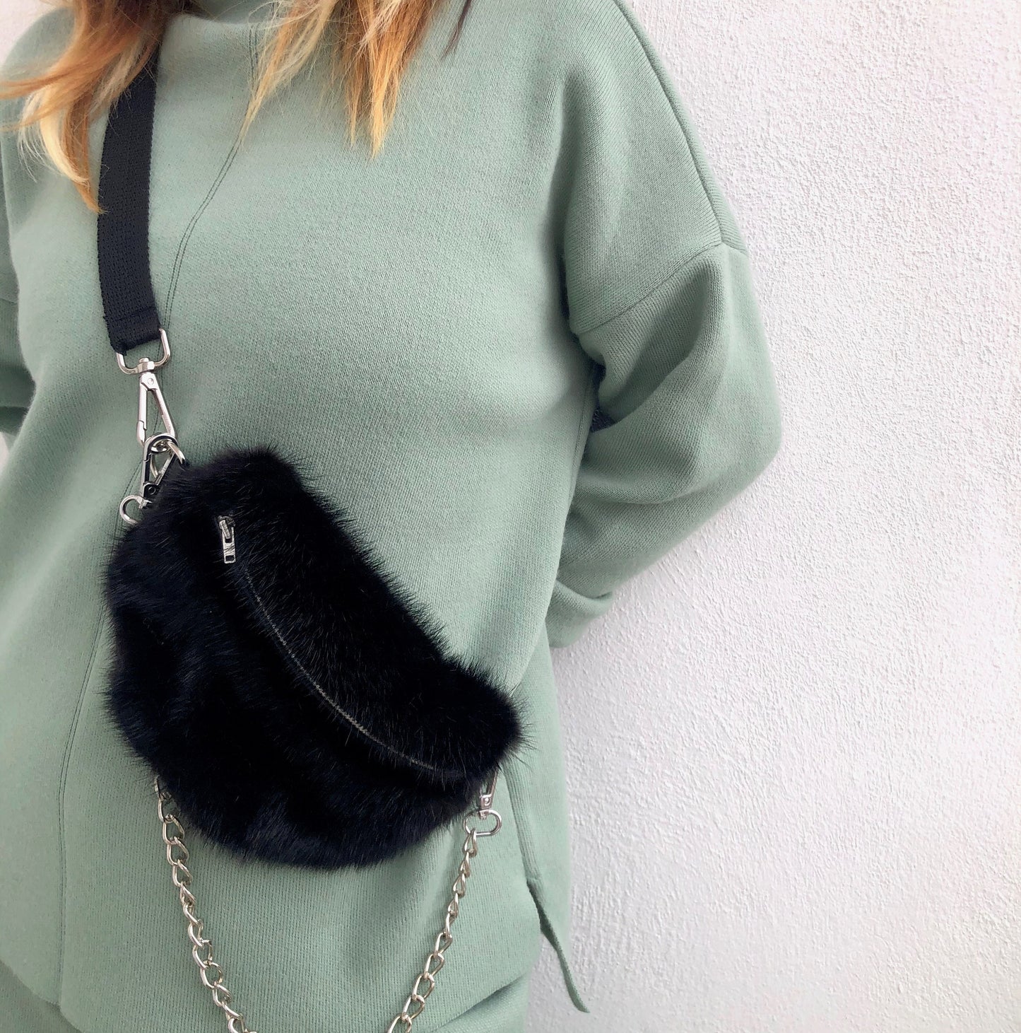 Black Mink Fur Bumbag with Chain: Luxury Fanny Pack