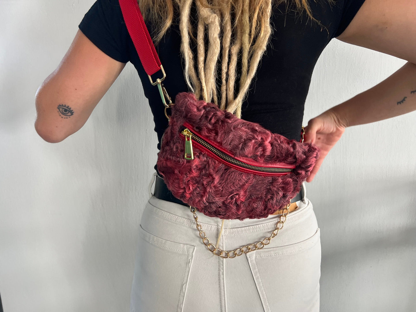 Red Lamb Fur Bumbag with Chain Strap: Luxury Fanny Bag