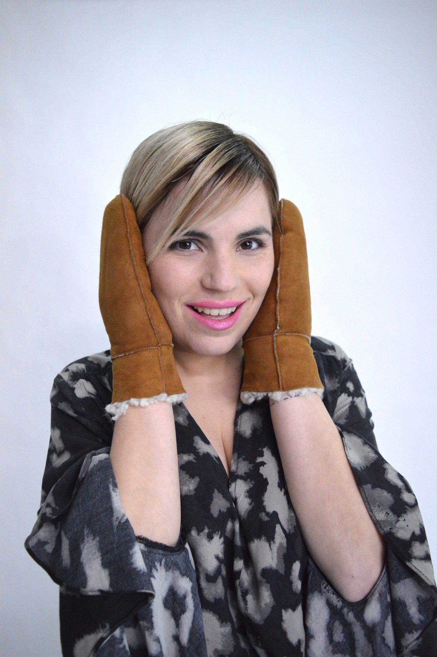 Camel Sheepskin Fur Mittens: Genuine Shearling Gloves