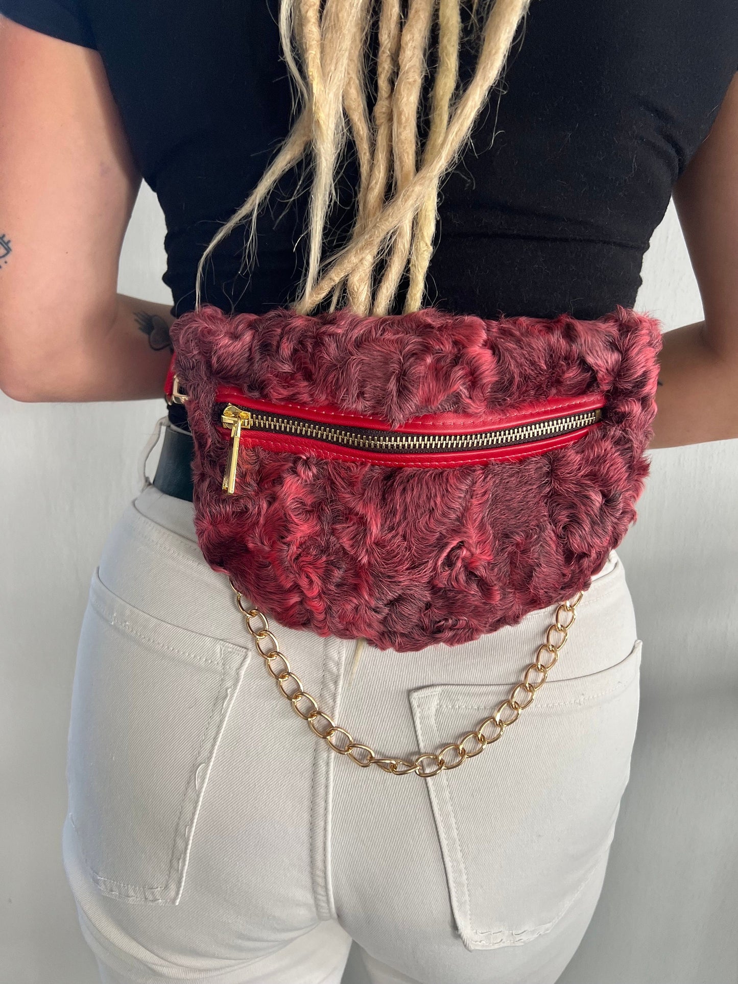 Red Lamb Fur Bumbag with Chain Strap: Luxury Fanny Bag