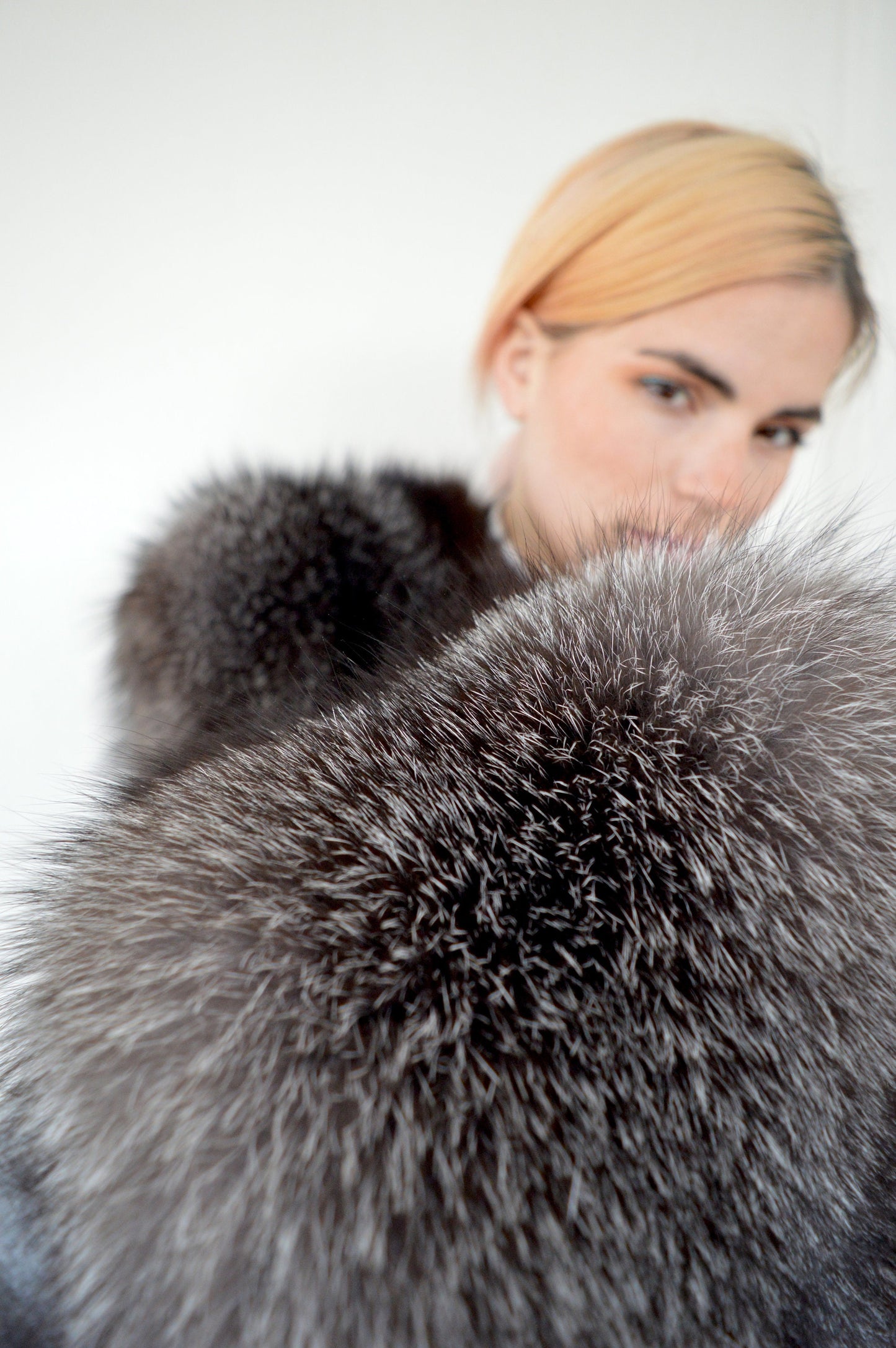 Genuine Saga Frost Fox Fur Pelt: Luxury DIY Craft Material